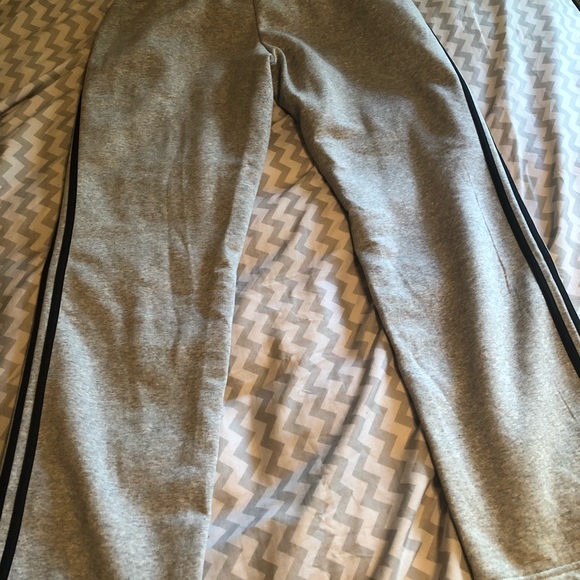 (S) NWT ADIDAS PANTS - Picture 3 of 4